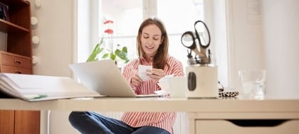Zelfstandigenaftrek 2025 verandert: deze vrouw leest zich in