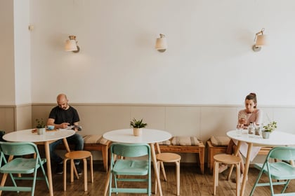 Social distancing in café